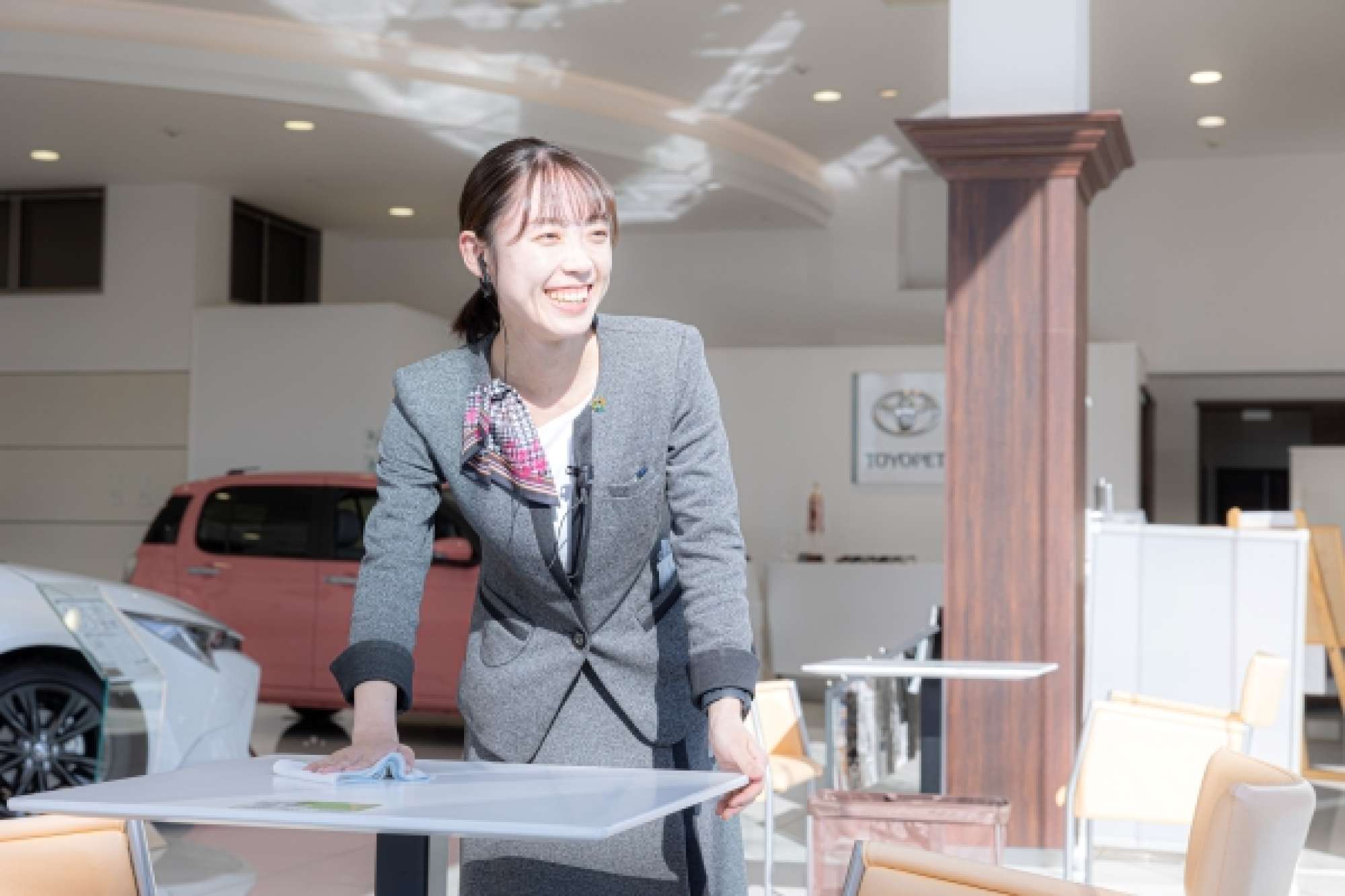 お客様応対に欠かせない笑顔がいっぱい!